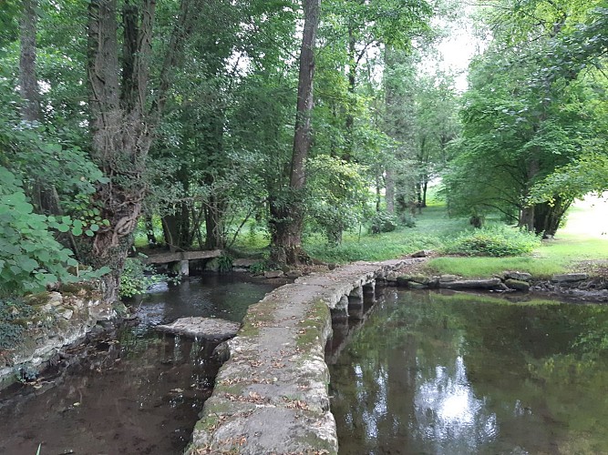 pont de muletier Paizay Le Tort