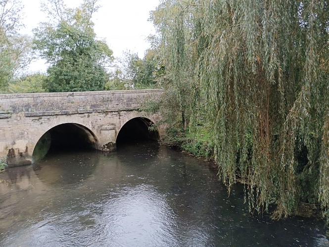 Pont en pierre de Vilaine Périgné