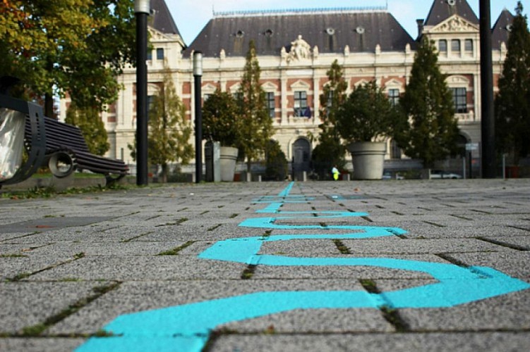 Folgen Sie dem Ziegelsteinweg und entdecken Sie die Geschichte von Roubaix...