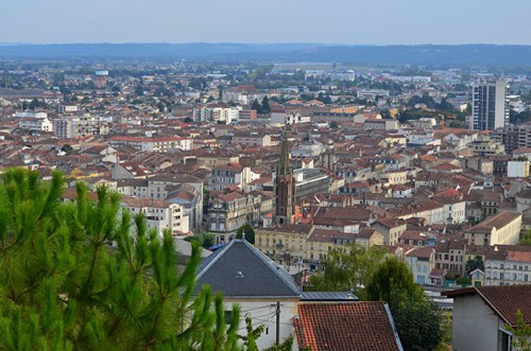 La ville d'Agen, vue du coteau de l'Ermitage