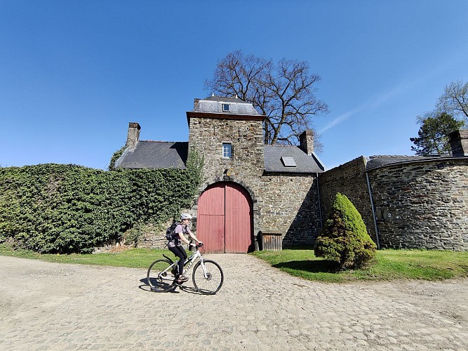 Porte de la ferme de la Basse-Cour