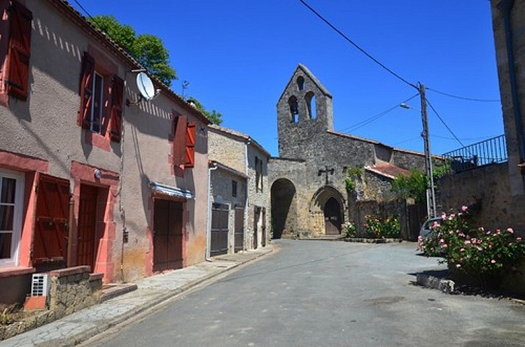 0194_MontgaillardVillage+Eglise [ItiAqui]