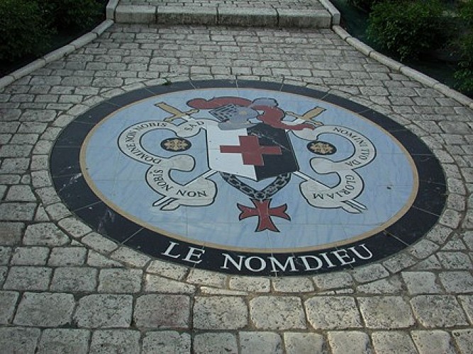 105_NomdieuBlason.JPG [ItiAqui]