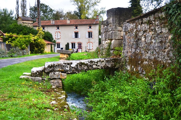 bourg de Cellefrouin