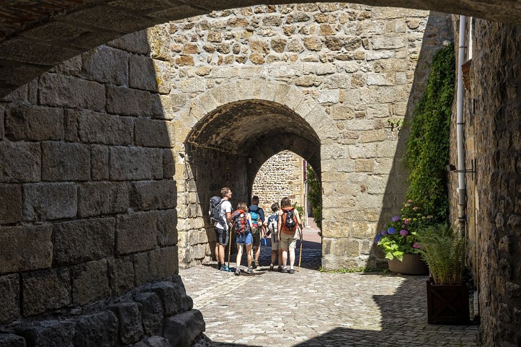 GR® 765 et Chemin de St-Jacques-de-Compostelle Cluny/Le Puy-en-Velay Etape Marols - Usson en Forez - Branche Ouest_Marols