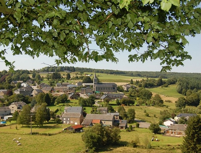 G1 et G2 vue sur le village de Gembes (SI Daverdisse)