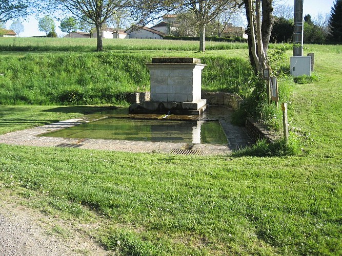 Douchapt - fontaine 2