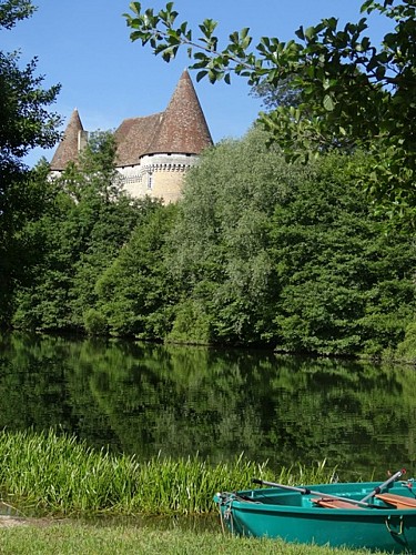 la voie verte à l'écluse de Mauriac