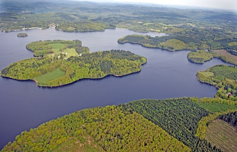 lac-vassiviere_5143.jpg-1024px.JPG_2