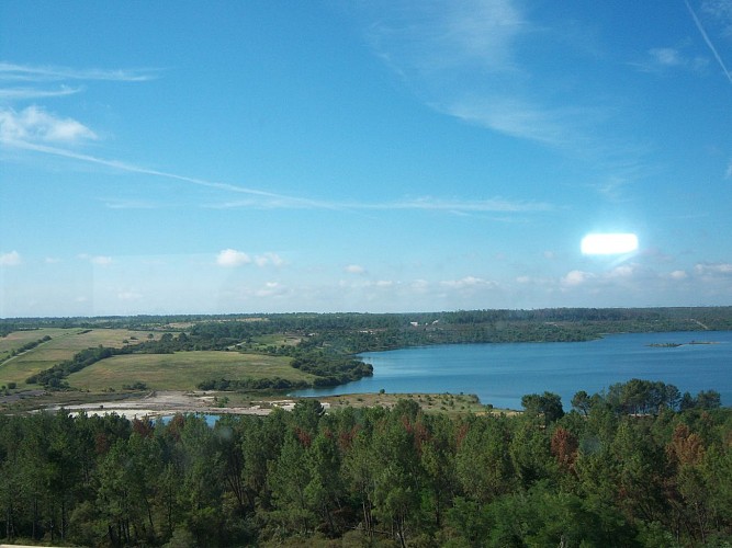 A Arjuzanx, la piste du lac