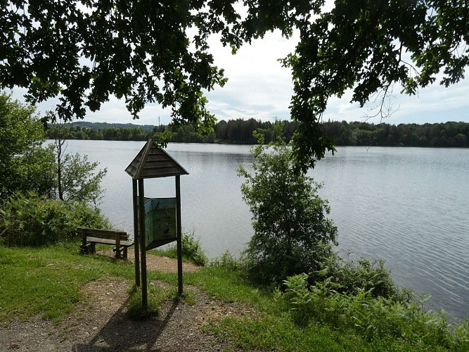 Lac de l'Ayguelougue - Mazerolles - cph SMT NB 1400x1080