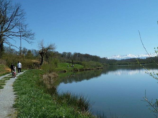 Luquet Promeneurs petit lac du Gabas 