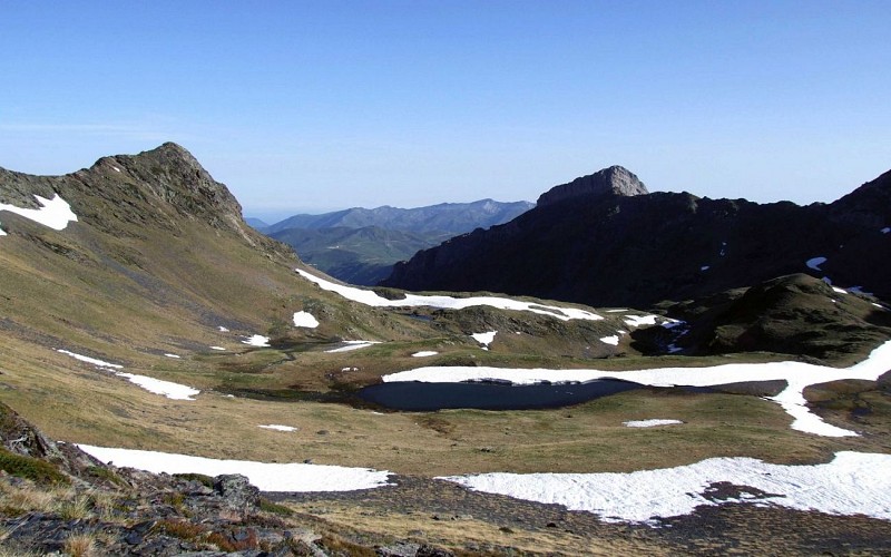 lac-de-louesque-pic-Sanctus-2482m--pic-Esquerra-2439m-1440x900