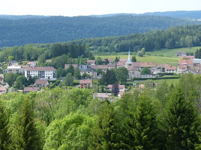 Point de vue sur le village de Longchaumois