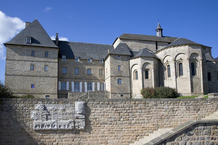 Là-Haut, un Plateau de légendes