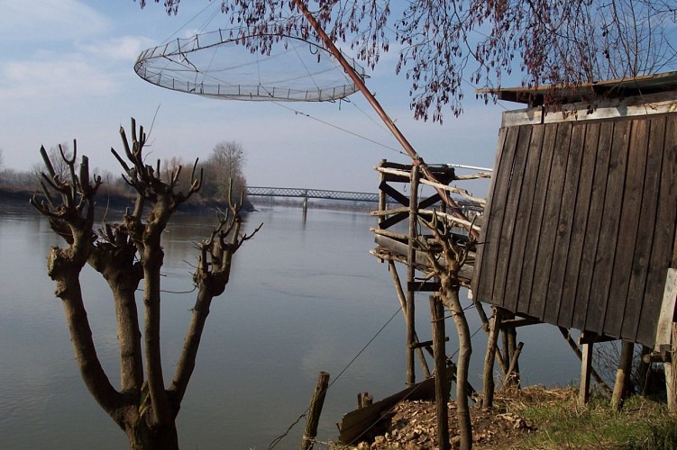 Ponton de pêche à Langoiran