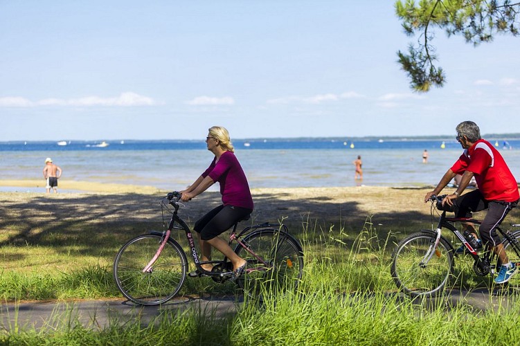 biscarrosse-pistes-cyclables-lac