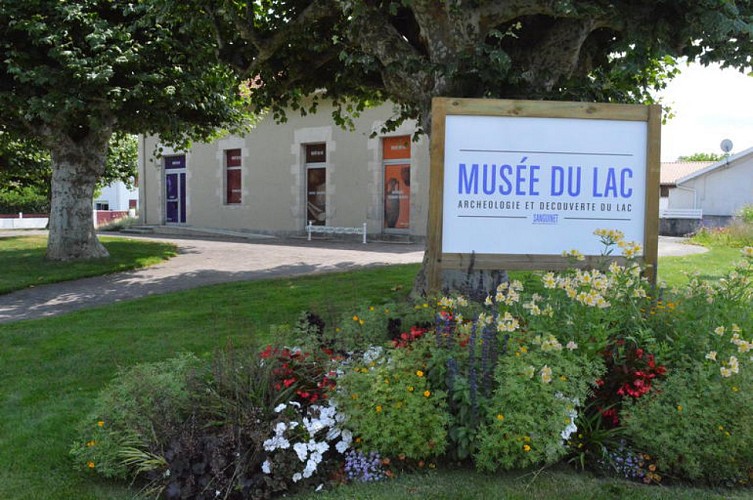 musee-du-lac-de-sanguinet-2 vacheron