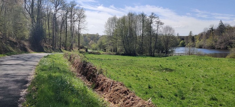 Vélo_bord_de_vienne_Saint-Martin-de-Jussac