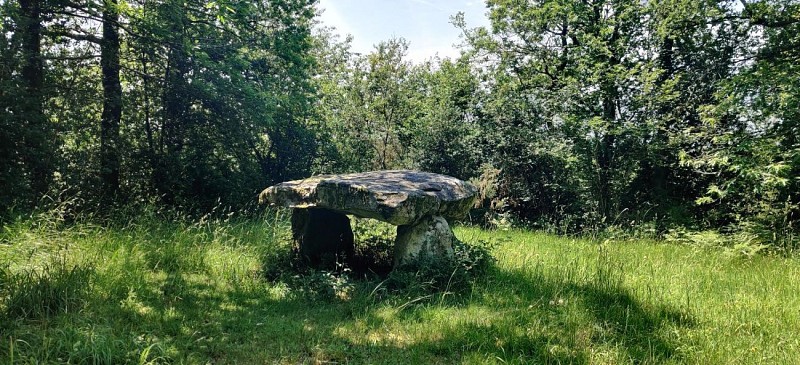 Dolmen_rouffignac_oradour