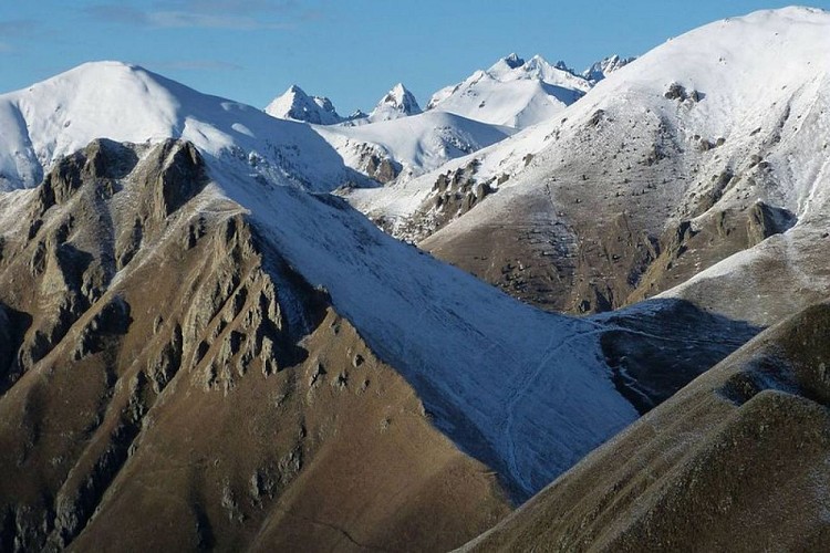 La cime de Tuor, (2151 m), et la Gordolasque au mois de décembre