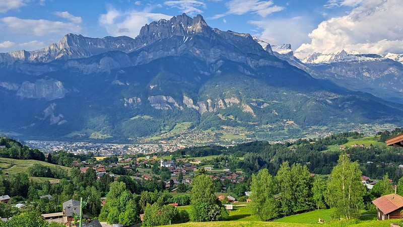 Passeggiata attraverso gli alpeggi - sentiero_Cordon