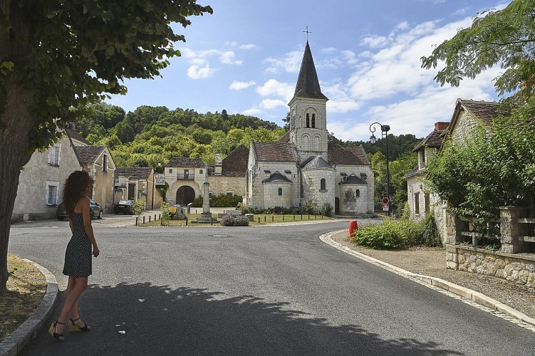 Vue sur l'église de Leugny_2