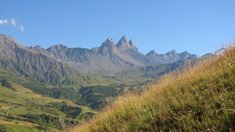 Am Fuße der Aiguilles d'Arves über die Basse du Gerbier