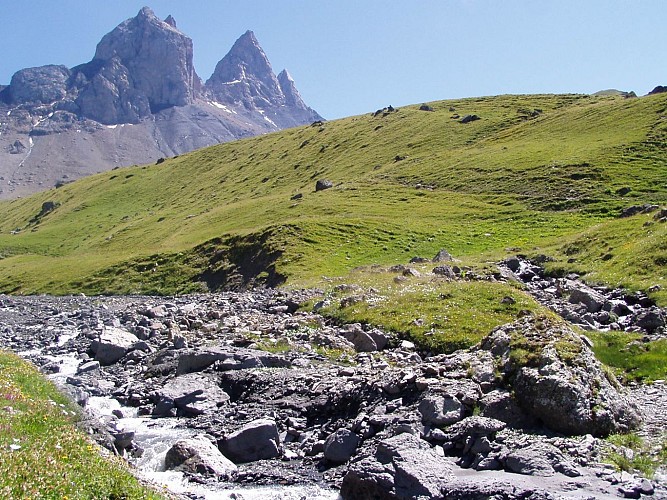 Am Fuße der Aiguilles d'Arves über die Basse du Gerbier