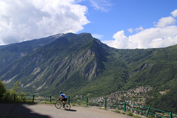 Montée à Montdenis