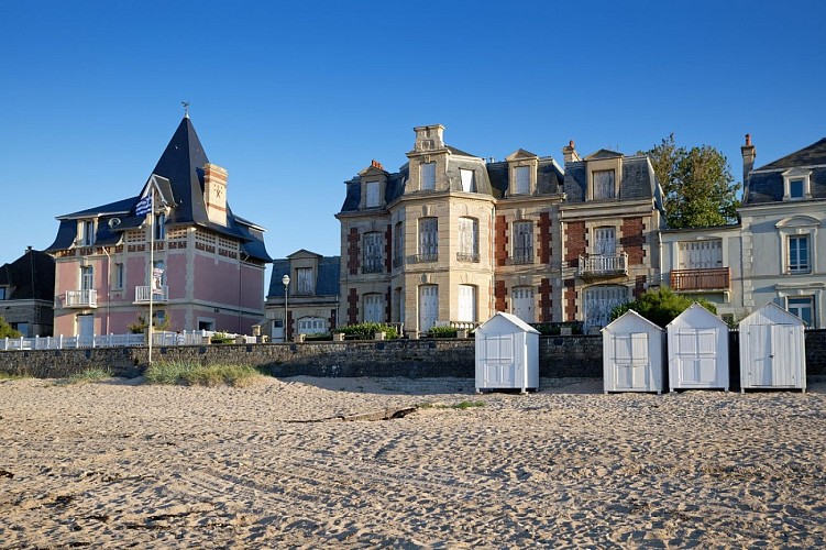 villas-cabines-digue-saint-aubin-sur-mer-credit-francois-dupont (5)