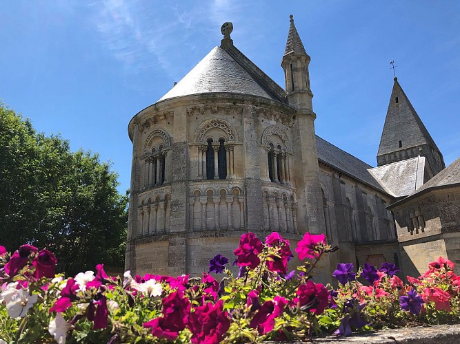 basly-eglise-fleurs-credit-mathilde-lelandais - Copie