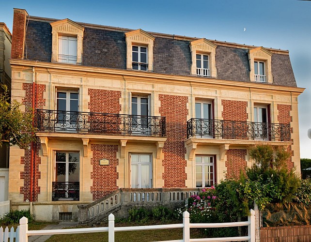 villas-cabines-digue-saint-aubin-sur-mer-credit-francois-dupont (11)