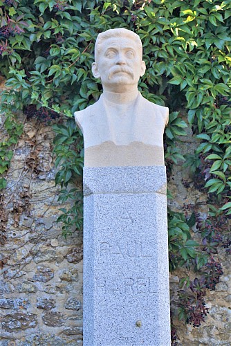 Statue Paul Harel à Echauffour