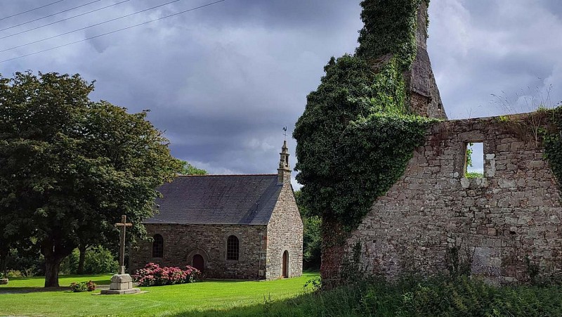 Chapelle Saint Jean et ruine de ferme