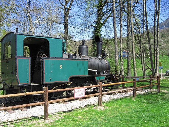 cremaillere-aixlesbainsrivieradesalpes-train