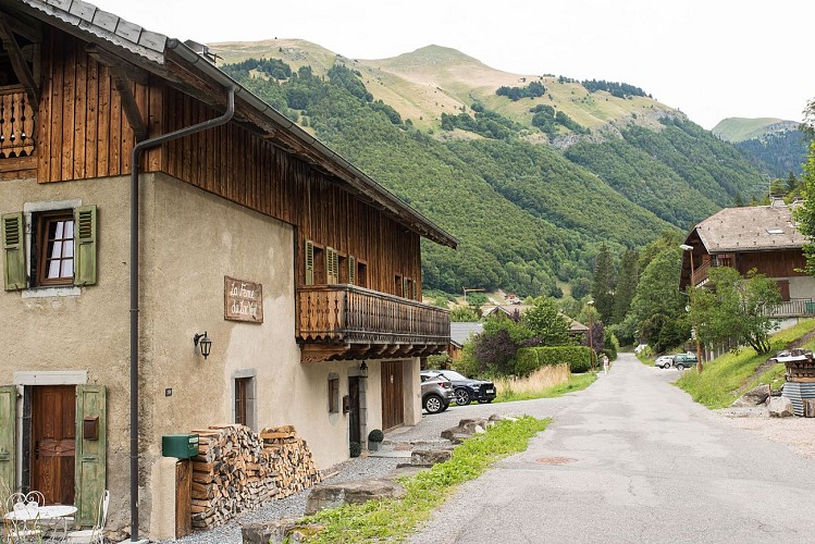 Walking trail: from the center of Montriond to the lake