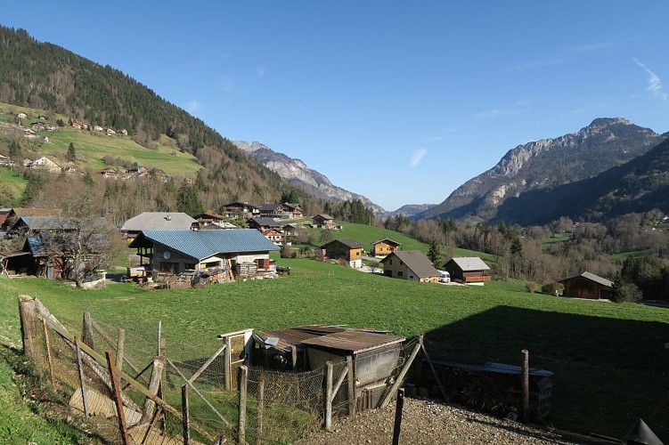 Hiking: from hamlet to village_Saint-Jean-d'Aulps