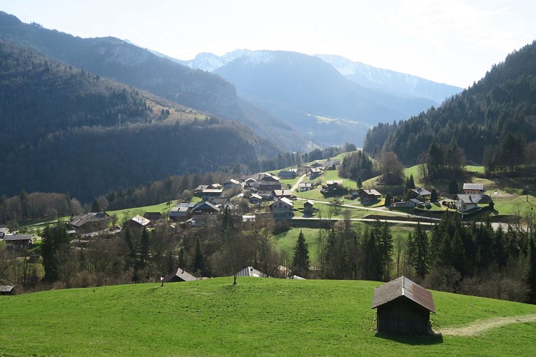 Hiking: from hamlet to village_Saint-Jean-d'Aulps