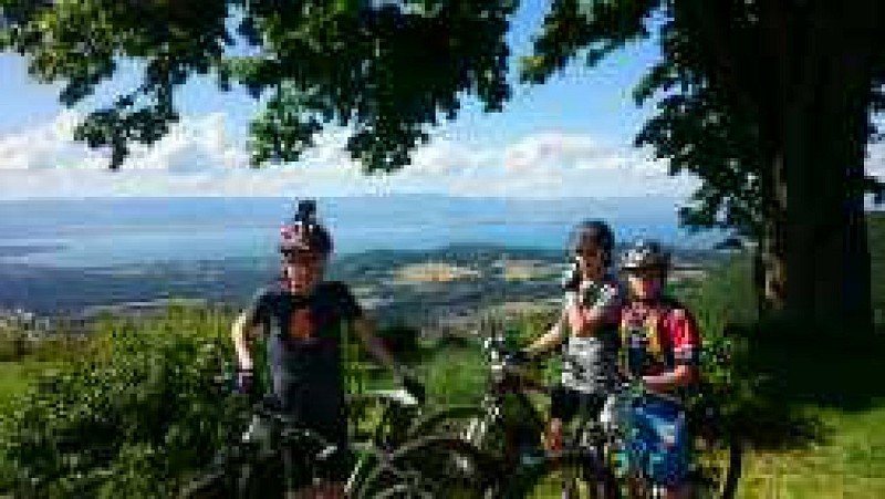 Descente VTT du plateau des Moises juqu'au Lac Léman
