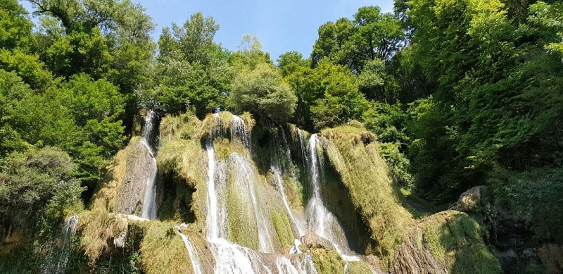 Cycling tour: follow the water, between Rhone and Guiers.