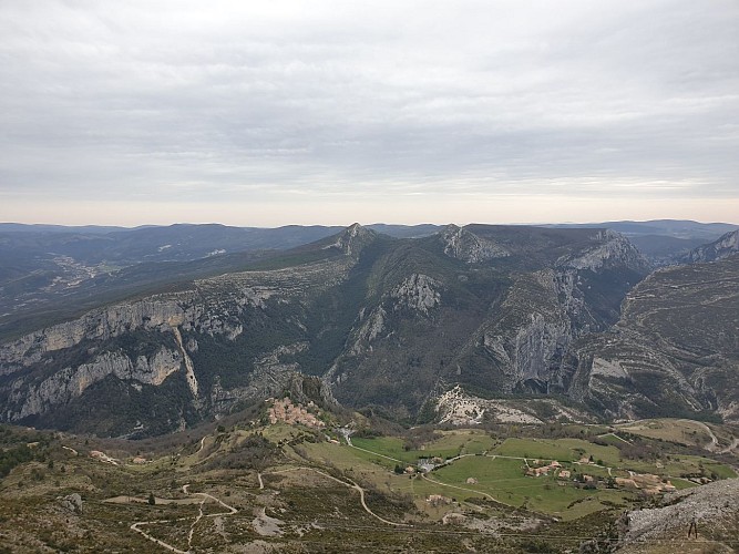 Rougon - Castellane par le GR4