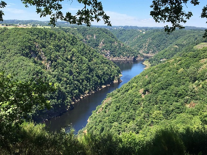 De châteaux en belvédères