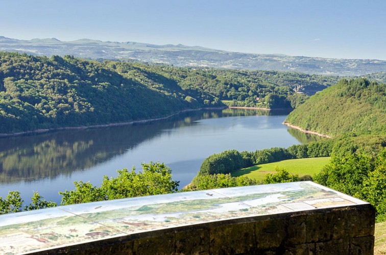 De châteaux en belvédères