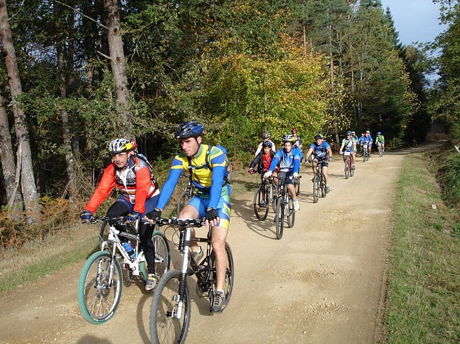 Base VTT de Sédières – Circuit n° 10 - Vers les Gorges de la Dordogne