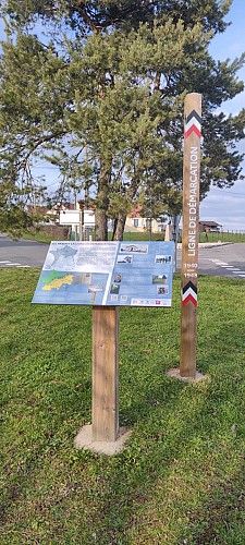 Pupitre souvenir de la ligne de démarcation