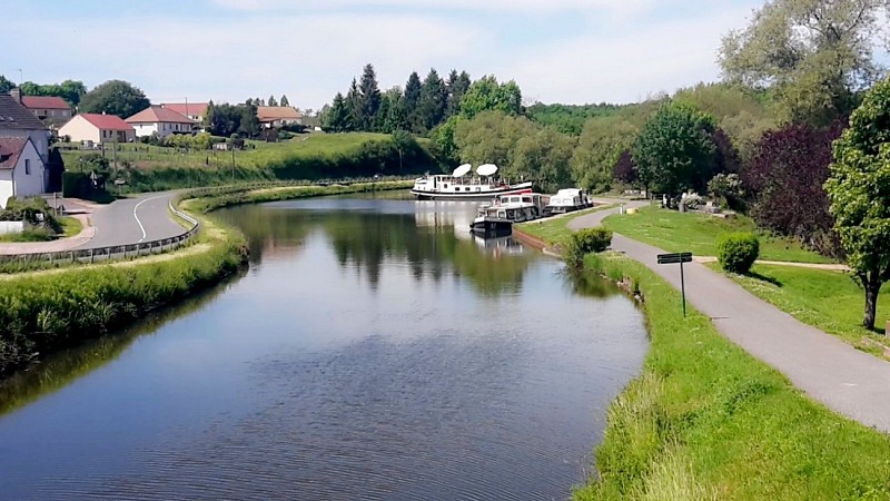 Halte nautique de Saint-Julien-sur-Dheune