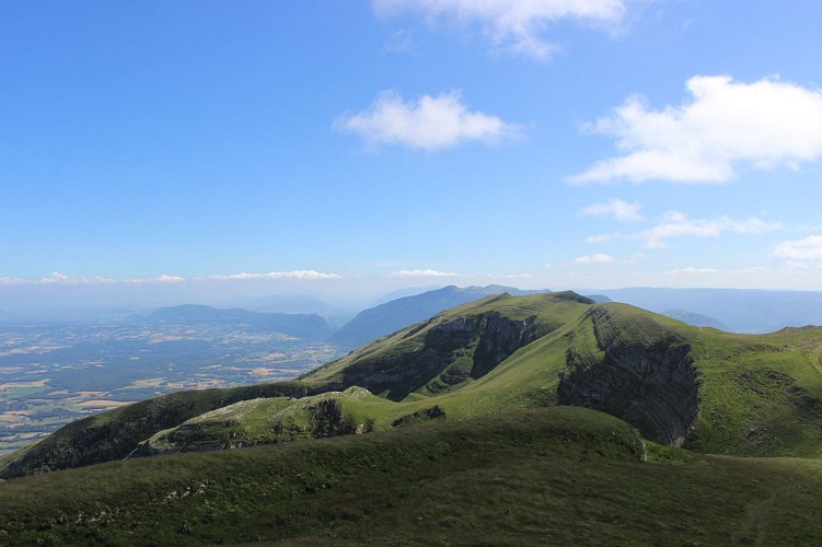 Wandern auf eigene Faust : Mijoux - Chézery-Forens  durch die Haute Chaîne du Jura