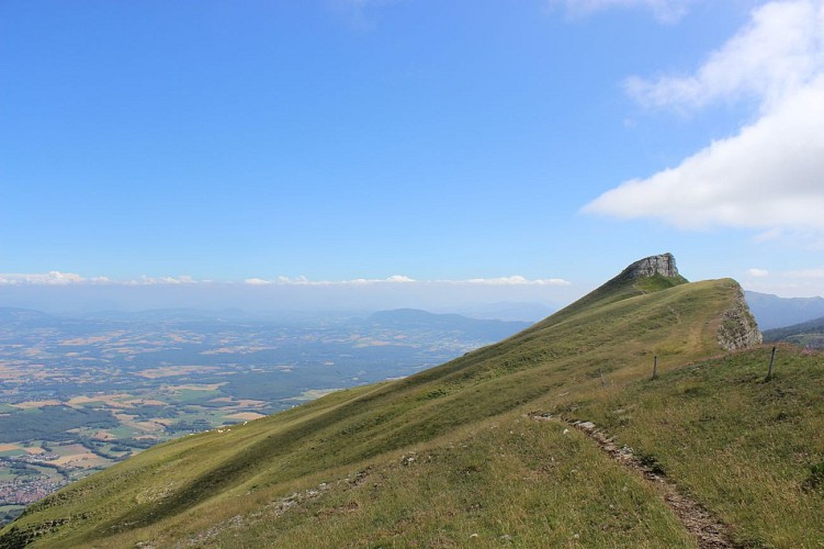 Wandern auf eigene Faust : Mijoux - Chézery-Forens  durch die Haute Chaîne du Jura