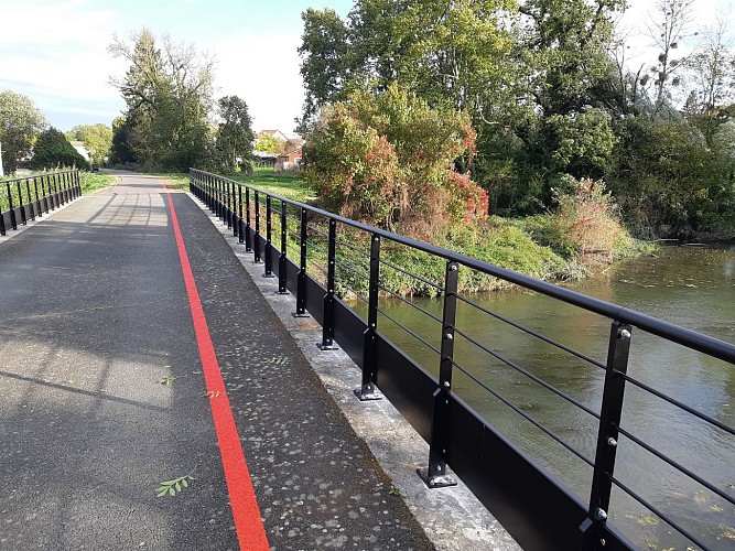 Porte de la Chartreuse de Montmerle - Voie verte